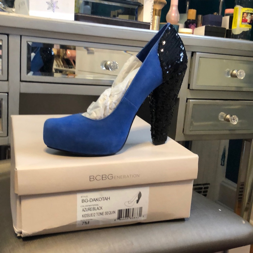 NWT BCBG 2 Tone Sequin heel pumps